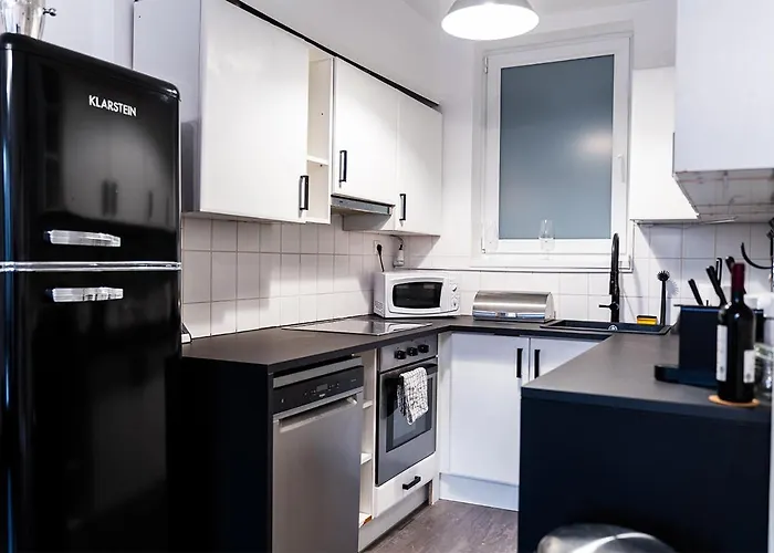 Free Parking - Downtown Location, Balcony & Nespresso